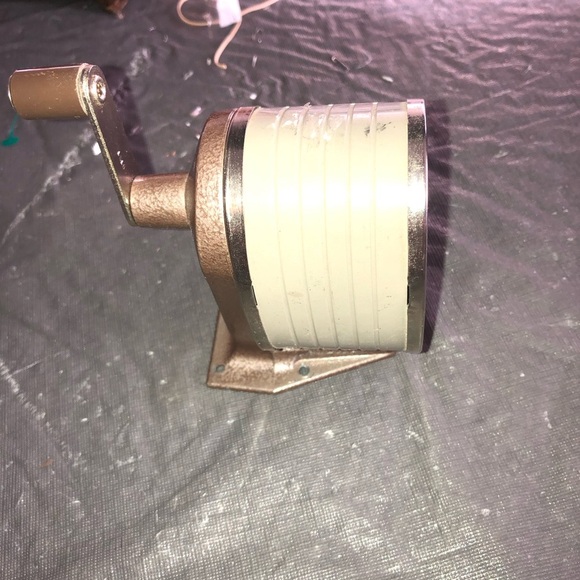 Chicago APSCO Pencil Sharpener - Beige and Bronze - Picture 3 of 9